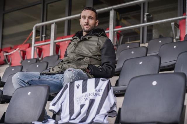 500万网彩票APP-海港争议前锋合同期满敲定下家 好友相助转投德丙